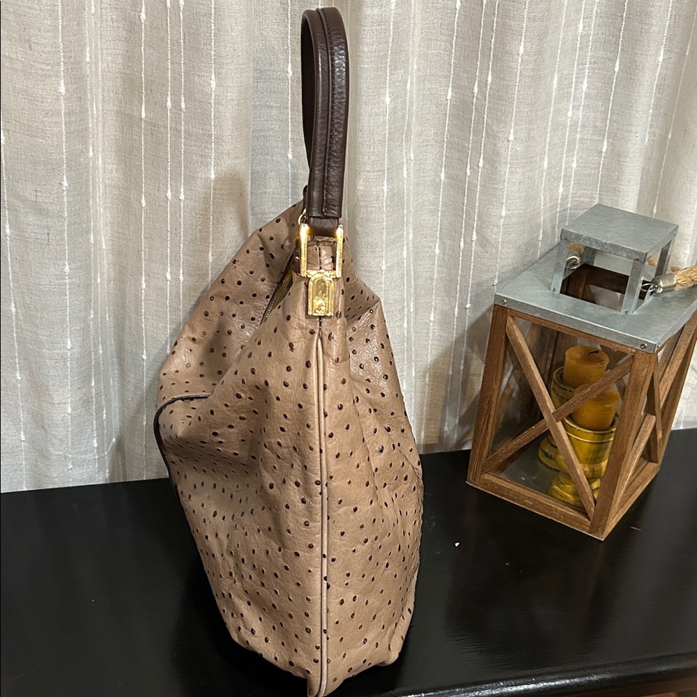 Elegant G.I.L.ITan Hobo Bag - Picture 3 of 11